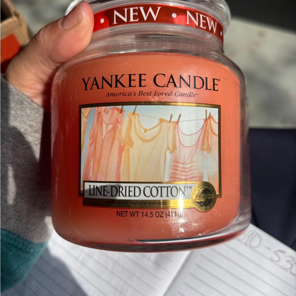Yankee Candle Line-Dried Cotton Scented Candle - 14.5 oz